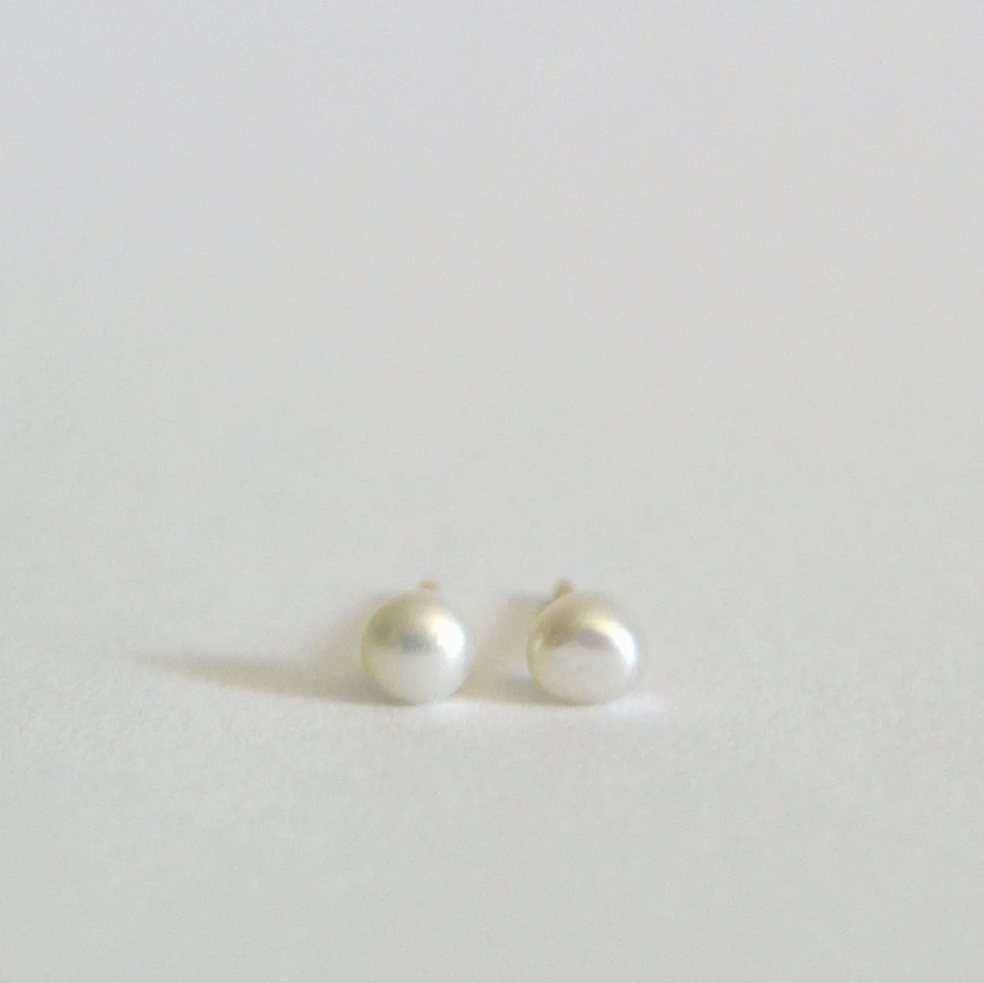 14k Pearl Studs