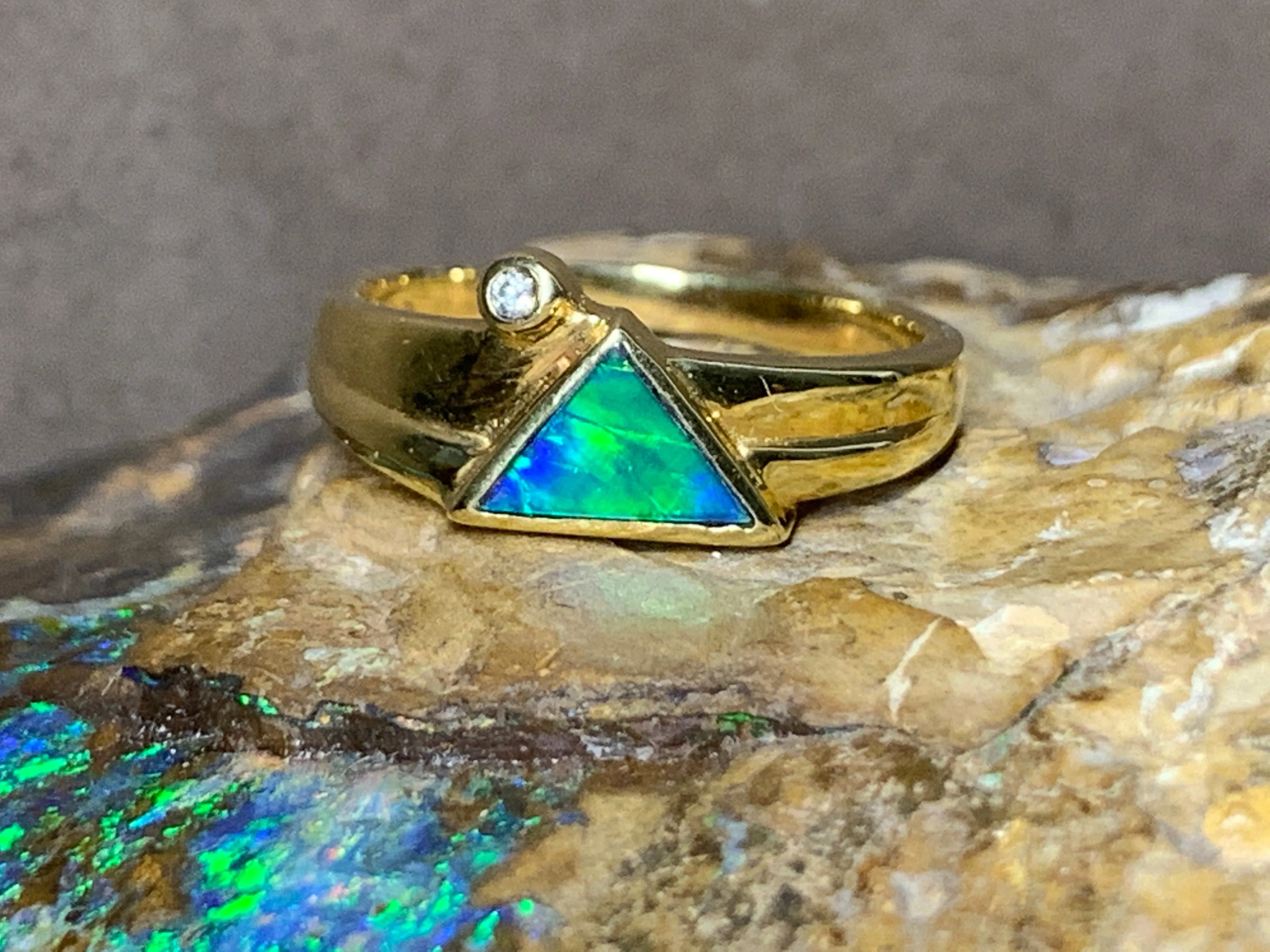 18kt Yellow Gold Opal inlay and diamond ring